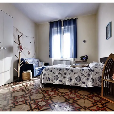 La Casa Sul Molo ベッド・アンド・ブレックファスト ヴィアレッジョ